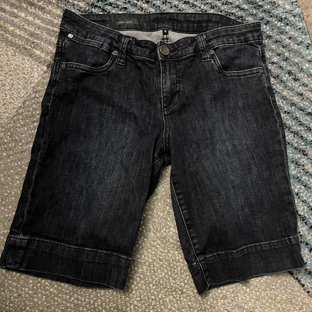 Kut from the Kloth Bermuda shorts. Natalie style! SIZE 8